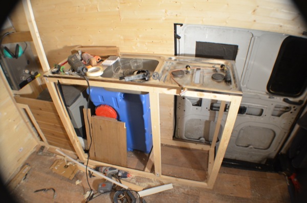 kitchen-sink-hob