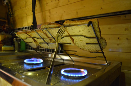 toast-on-gas-hob